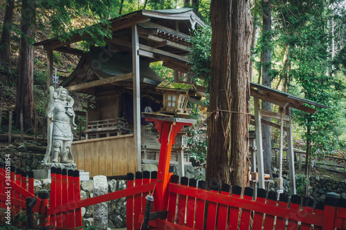 京都、嵐山にある御髪神社の境内風景です