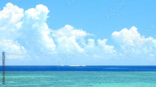 Fototapeta Naklejka Na Ścianę i Meble -  沖縄県･西表島の海