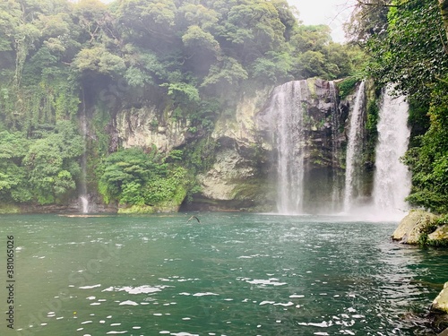 Cheonjiyeon waterfall, seogwipo, jeu, korea