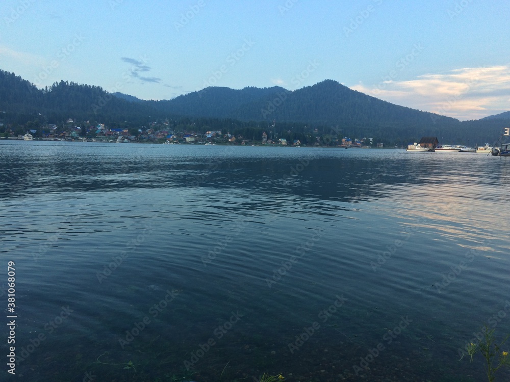 Fototapeta premium lake como country