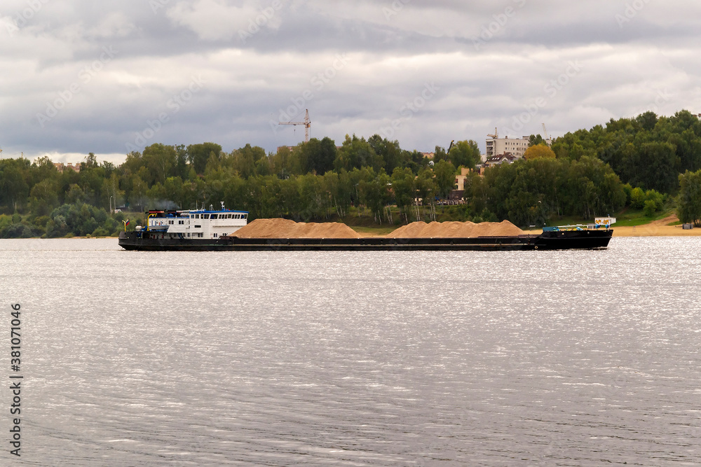 Dry cargo barge