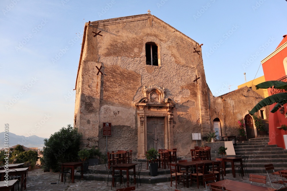 Milazzo - Facciata della Chiesa di San Gaetano all'alba