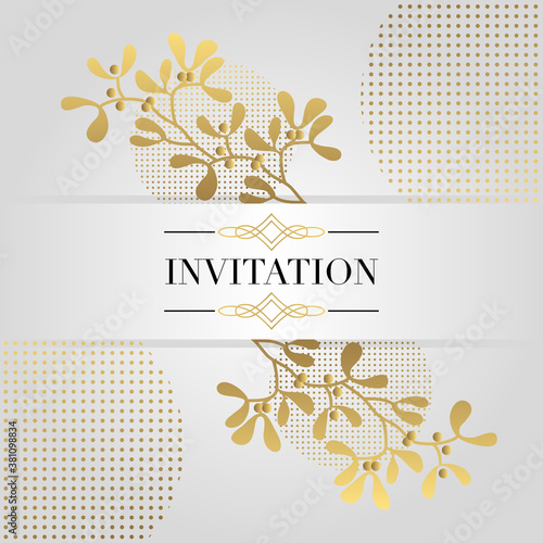 Carte d’invitation simple or et blanche, raffinée et luxueuse décoré de branches de houx