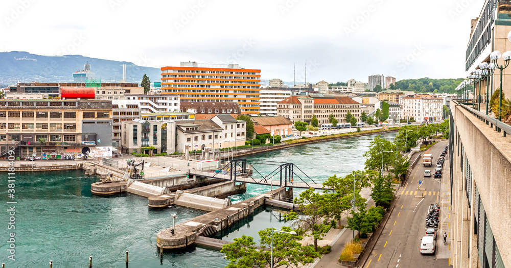 Obraz premium GENEVA, SWITZERLAND - June 12, 2020: Waterlocks on the Rhone, Geneva, Switzerland.