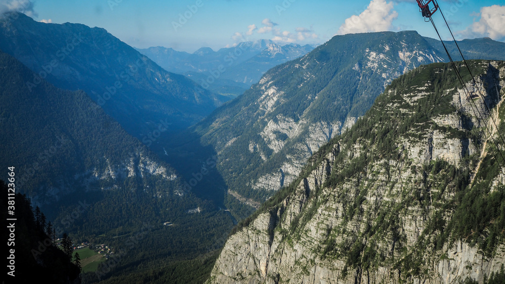 Obraz premium Salzkammergut is an Austrian region of lakes and Alpine ranges near Salzburg.
