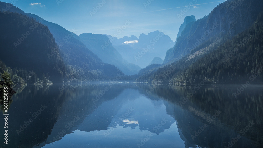 Obraz premium Salzkammergut is an Austrian region of lakes and Alpine ranges near Salzburg.