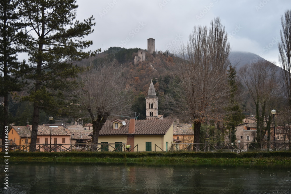Fototapeta premium il laghetto e le torri