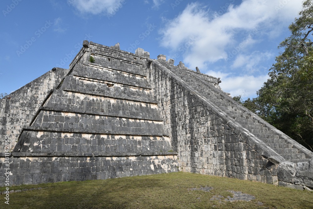 Petite pyramide maya à Chichen-Itza, Mexique Petite pyramide maya à Chichen-Itza, Mexique