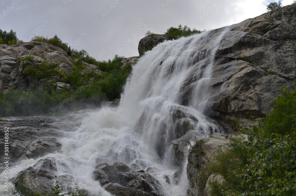 mountain waterfalls mountain waterfalls