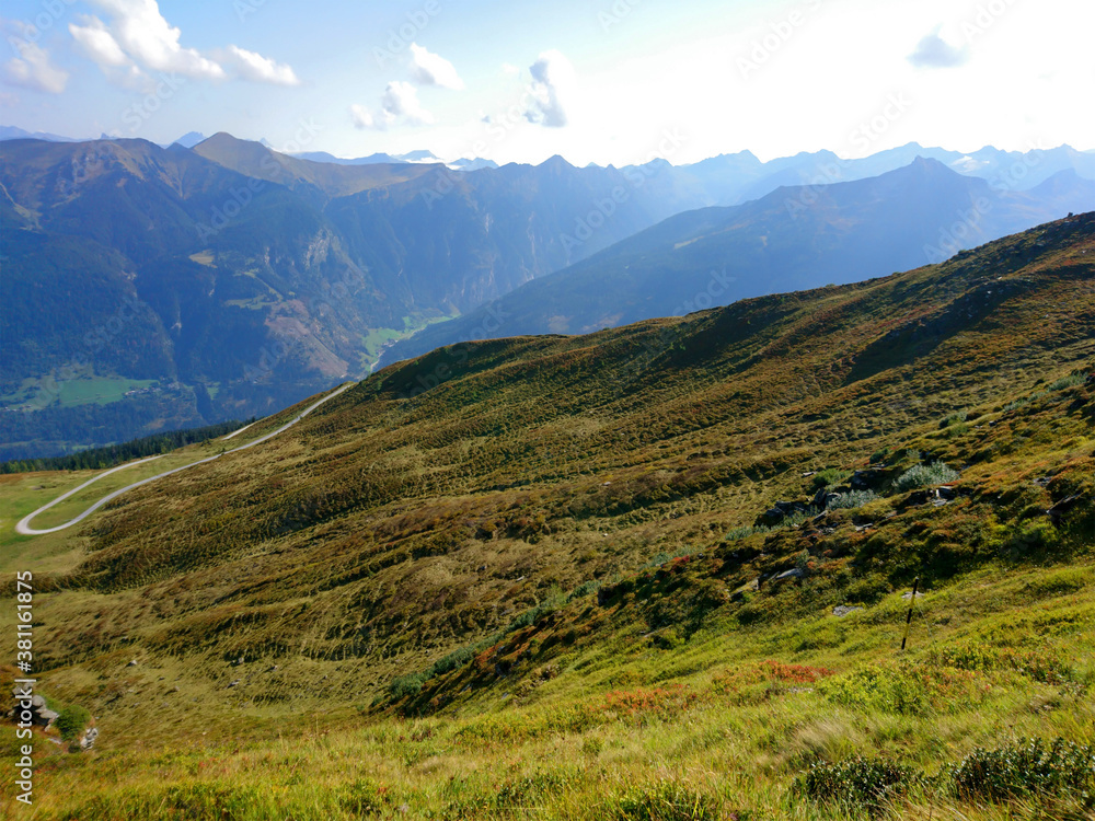 Naklejka premium Berglandschaft Alm