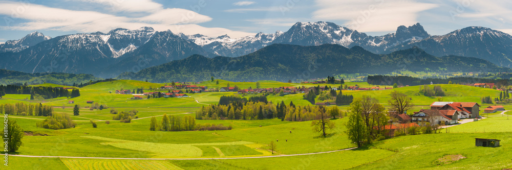 Panorama Landschaft im Allgäu in Bayern