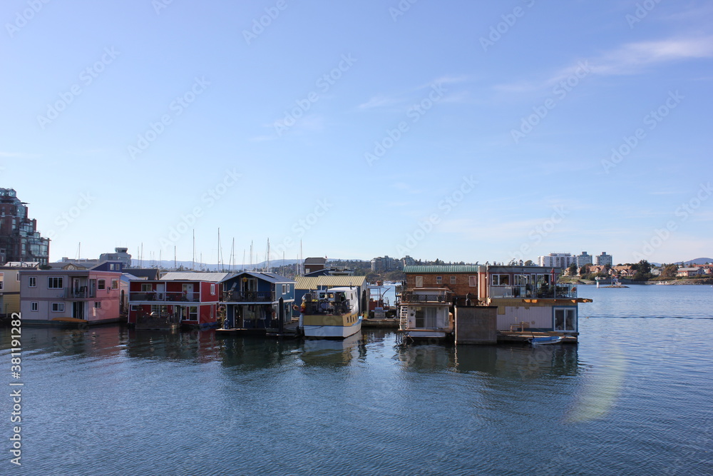 Fototapeta premium Schwimmendes Dorf auf Vancouver Island