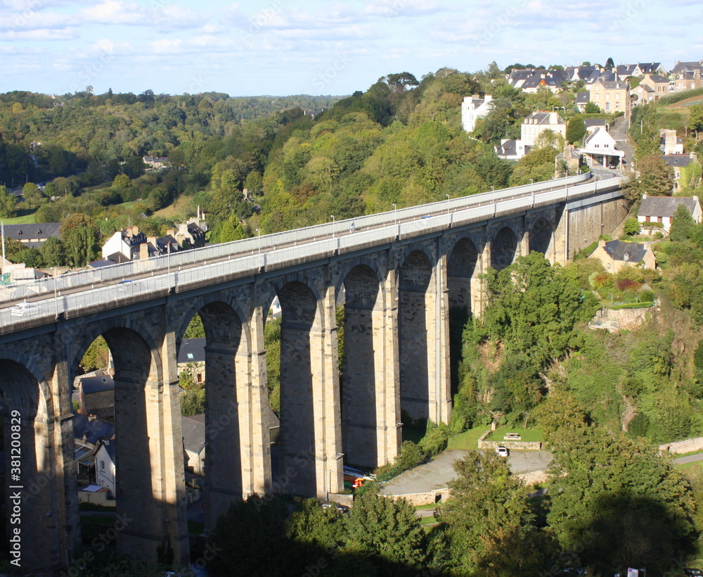 dinan et sa vue du pont dinan et sa vue du pont