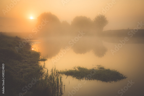 Fototapeta Naklejka Na Ścianę i Meble -  sunrise over lake