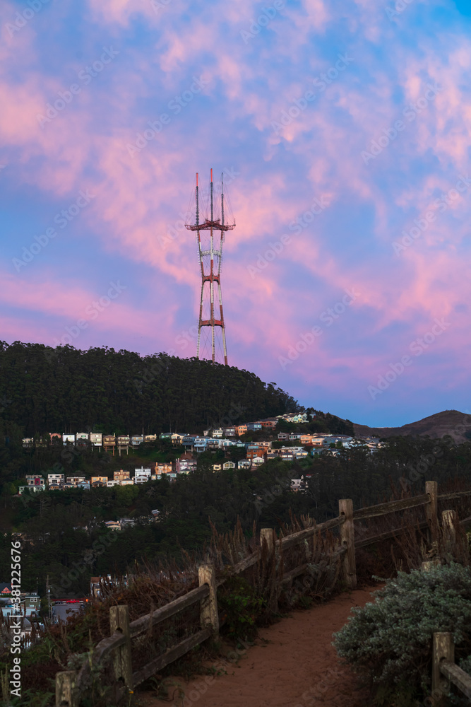 Obraz premium Sutro Tower located near Twin Peaks in San Francisco