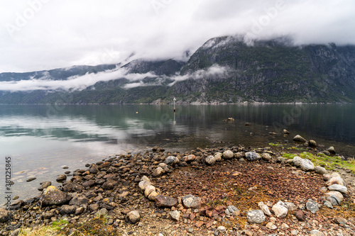 Eidfjord, Eid fjord w miejscowości Eidfjord w Norwegii photo