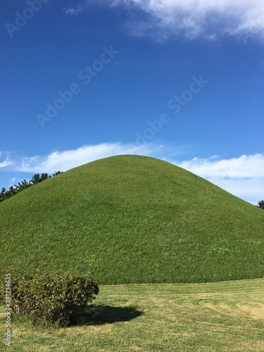 korean royal tomb