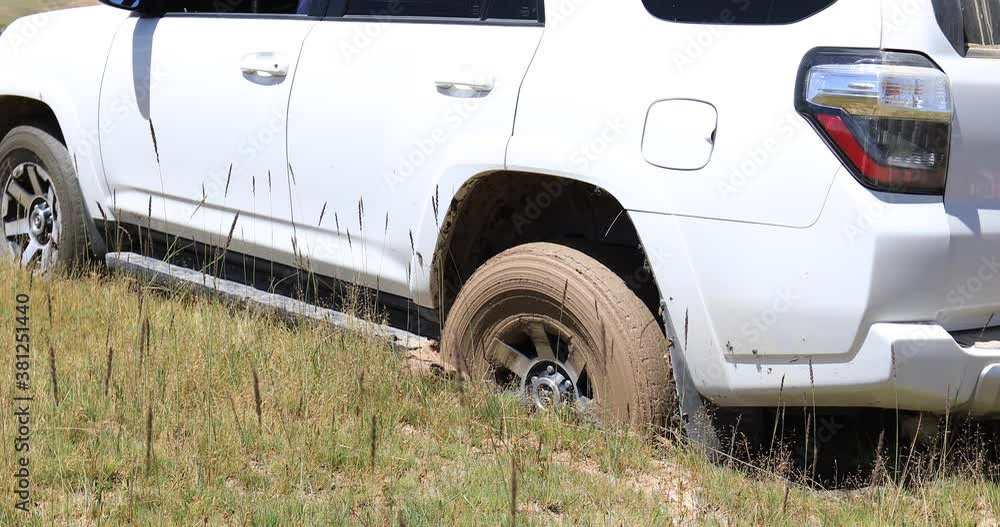 SUV got stuck in the mud