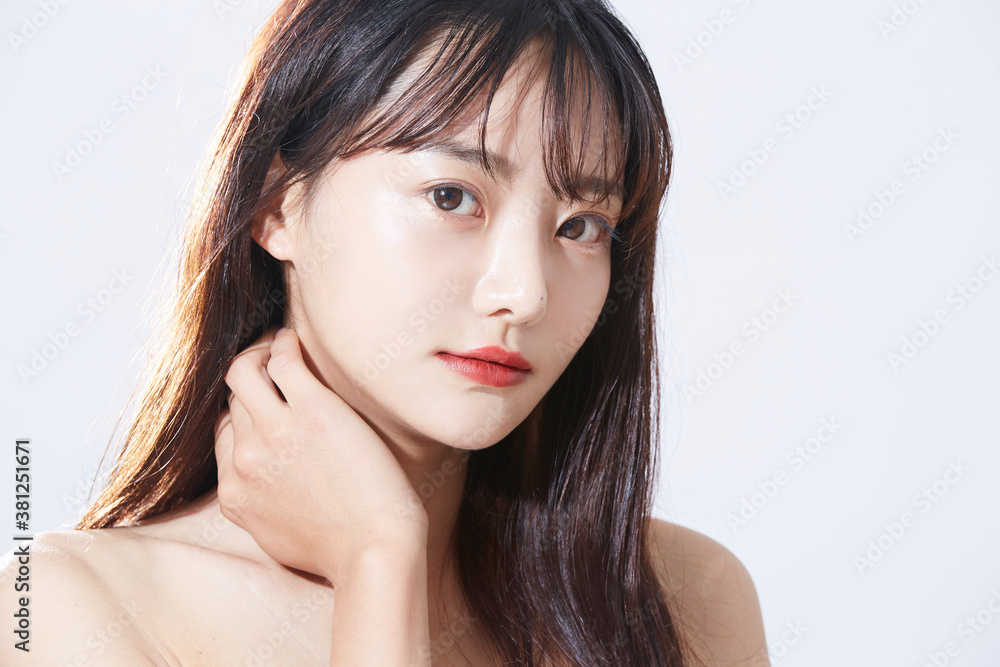 Fototapeta premium 美しい女性のビューティーポートレート