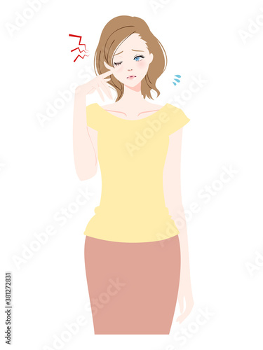 目のかゆみや充血に悩む女性