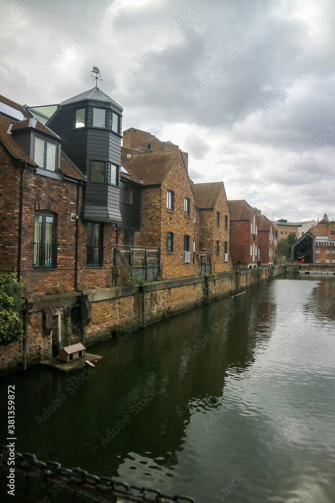 Naklejka premium st. katherine wharf London 