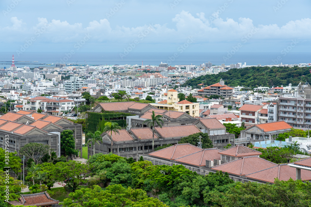 首里城の東のアザナから見る那覇市街の風景