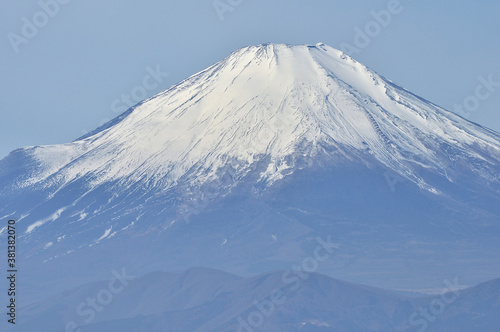 冬の丹沢山地からの展望 小丸より望む富士山 © Green Cap 55