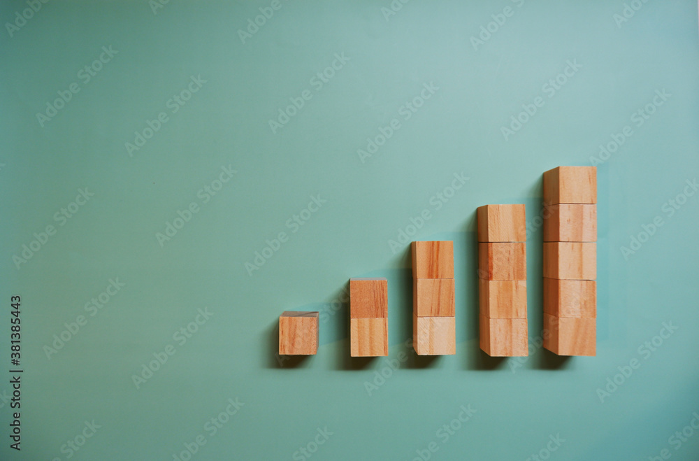 : wooden block as graph step up, growth success process. ステップアップ、成長、グロースグラフ、グラフ : wooden block as graph step up, growth success process. ステップアップ、成長、グロースグラフ、グラフ