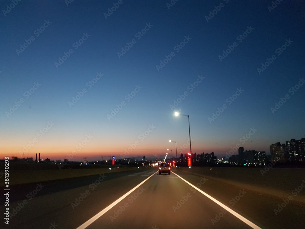Obraz premium highway at night