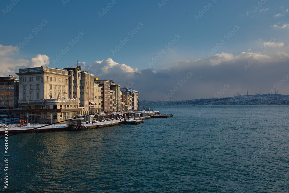 Fototapeta premium View of the historical part of Istanbul and the Bosphorus. Turkey