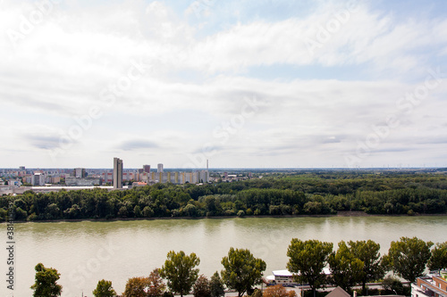 Panoramica o Skyline de la ciudad de Bratislava, pais de Eslovaquia