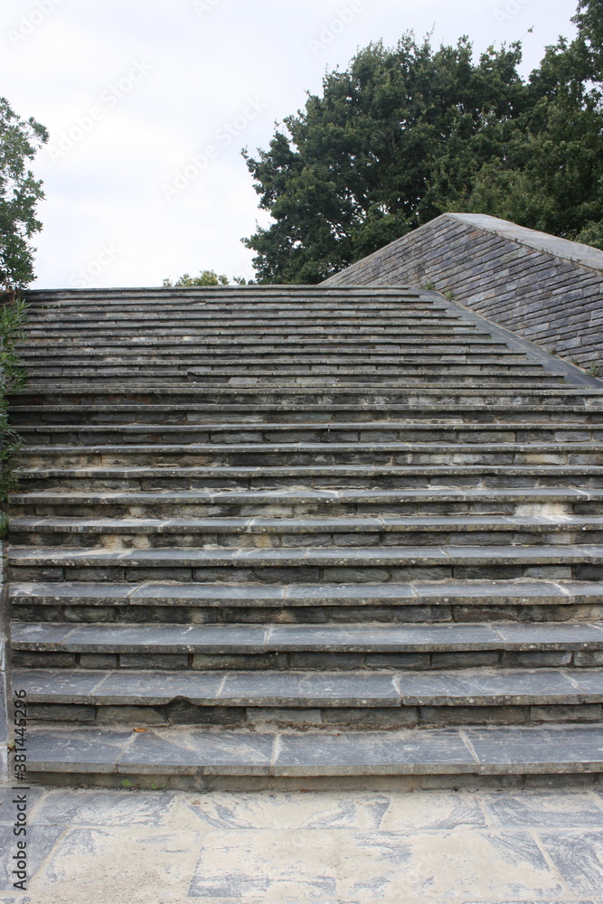 grand escalier en pierres extérieur avec marches grand escalier en pierres extérieur avec marches