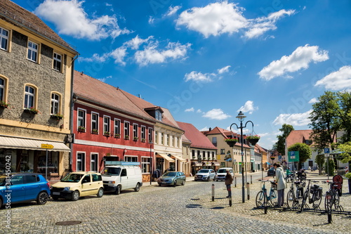 lübbenau, deutschland - marktplatz mit sanierten altbauten © ArTo