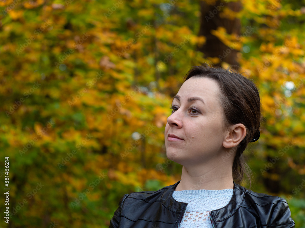 girl on a walk in the Park. the yellow foliage. autumn. Wellness walks in the fresh air. girl on a walk in the Park. the yellow foliage. autumn. Wellness walks in the fresh air.