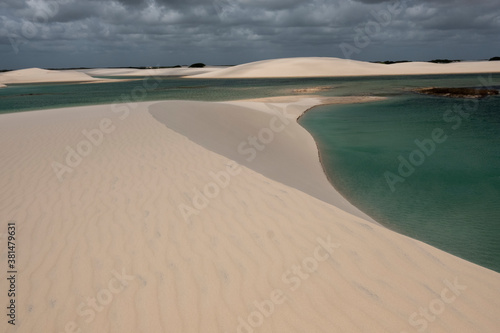 Fototapeta Naklejka Na Ścianę i Meble -  sand dunes and oasis