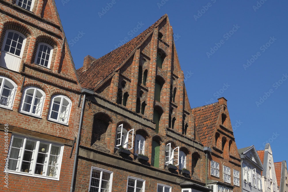 Lüneburg - Historische Backsteingiebel in der Altstadt, Niedersachsen, Deutschland, Europa