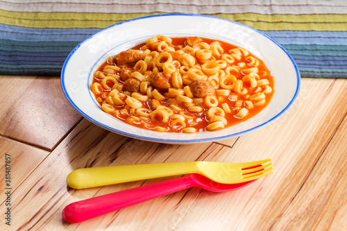 Εκτύπωση καμβά Canned Spaghetti Rings Meatballs