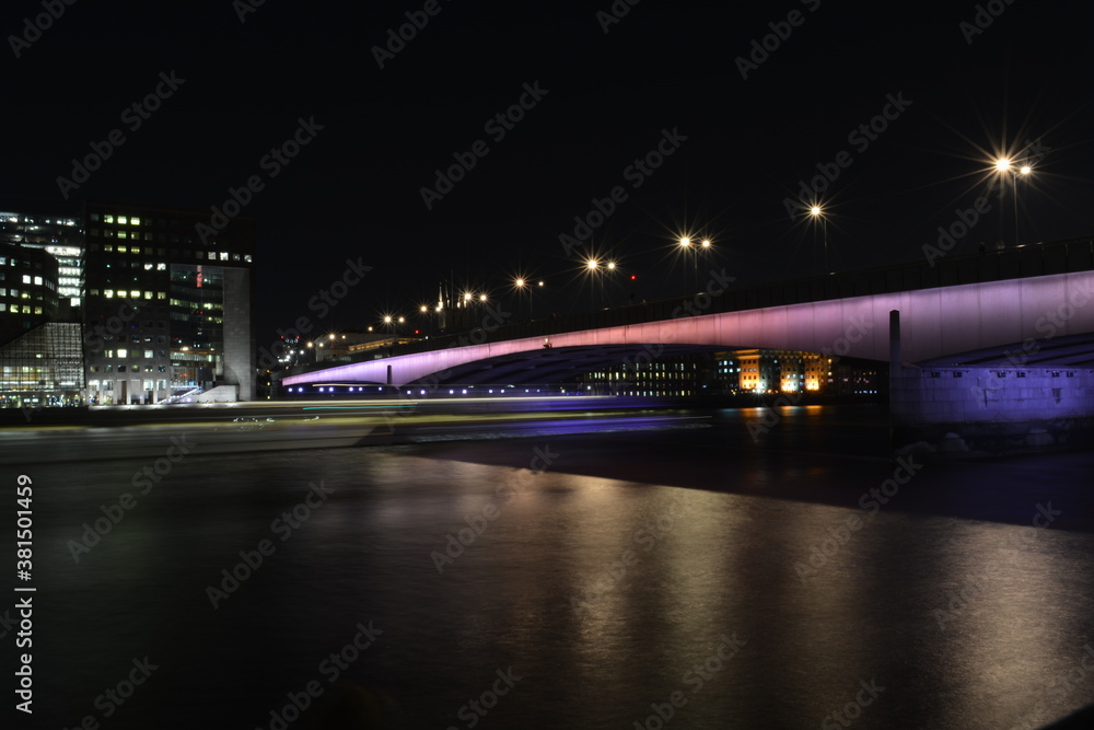 Fototapeta premium bridge at night