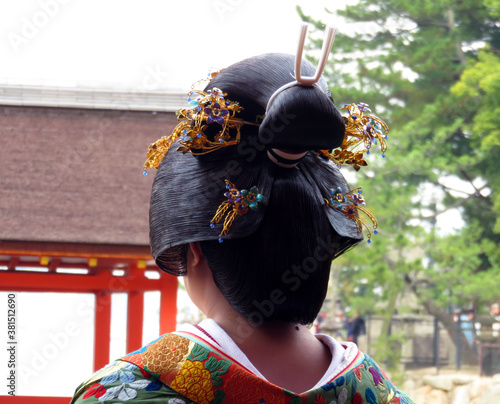 Japanese bride's hairdo