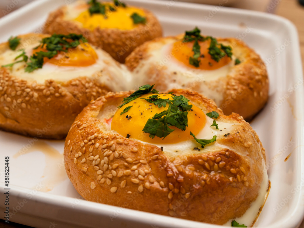 Eggs baked in a bun Eggs baked in a bun