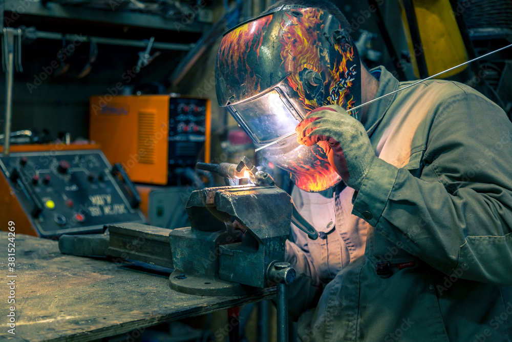 TIG welding of aluminum part for a passenger car TIG welding of aluminum part for a passenger car