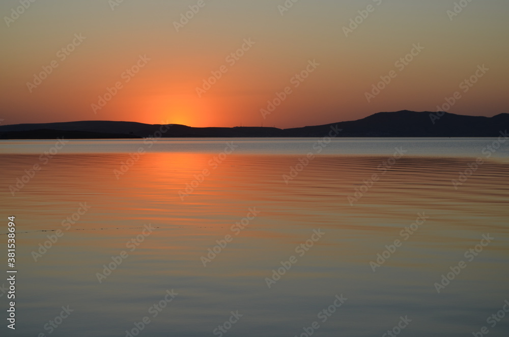 Fototapeta premium sunset over the sea