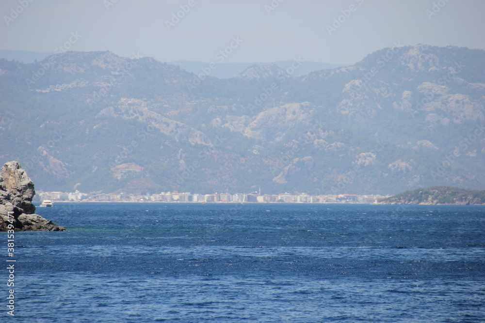 sea and rocks