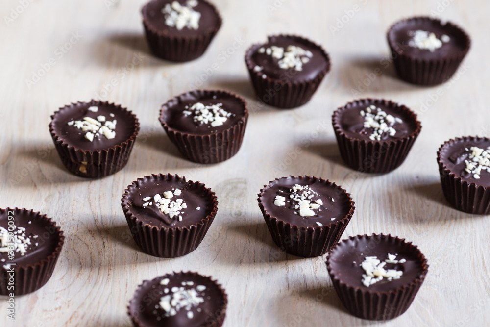 Chocolate almond pralines Chocolate almond pralines