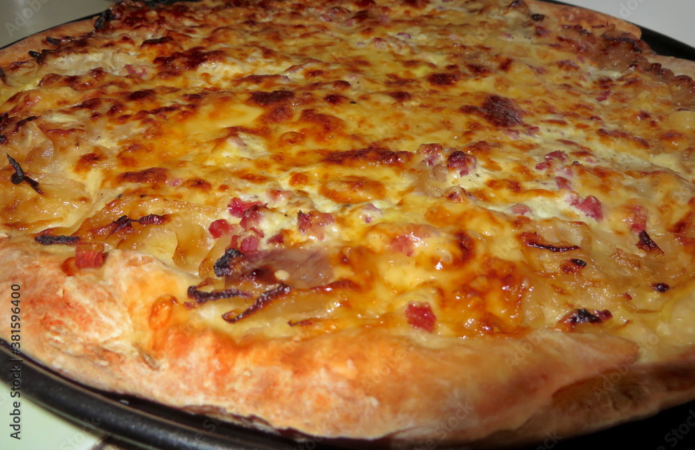 gebackener Zwiebelkuchen gebackener Zwiebelkuchen