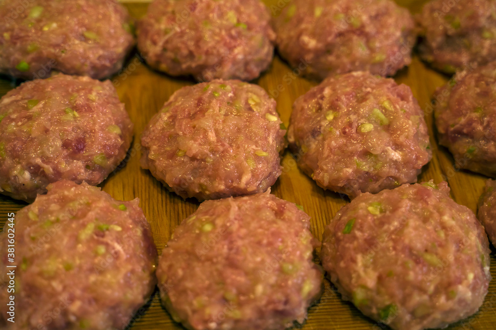 Raw minced meat balls, raw cutlets Raw minced meat balls, raw cutlets