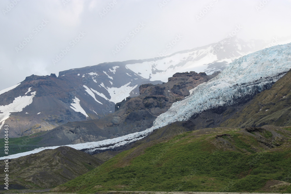 Svinafellsjökull Glacier close to Skaftafell in Vatnajökull National Park in South Iceland