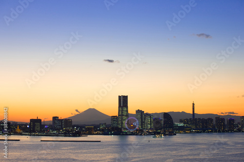 みなとみらいと富士山