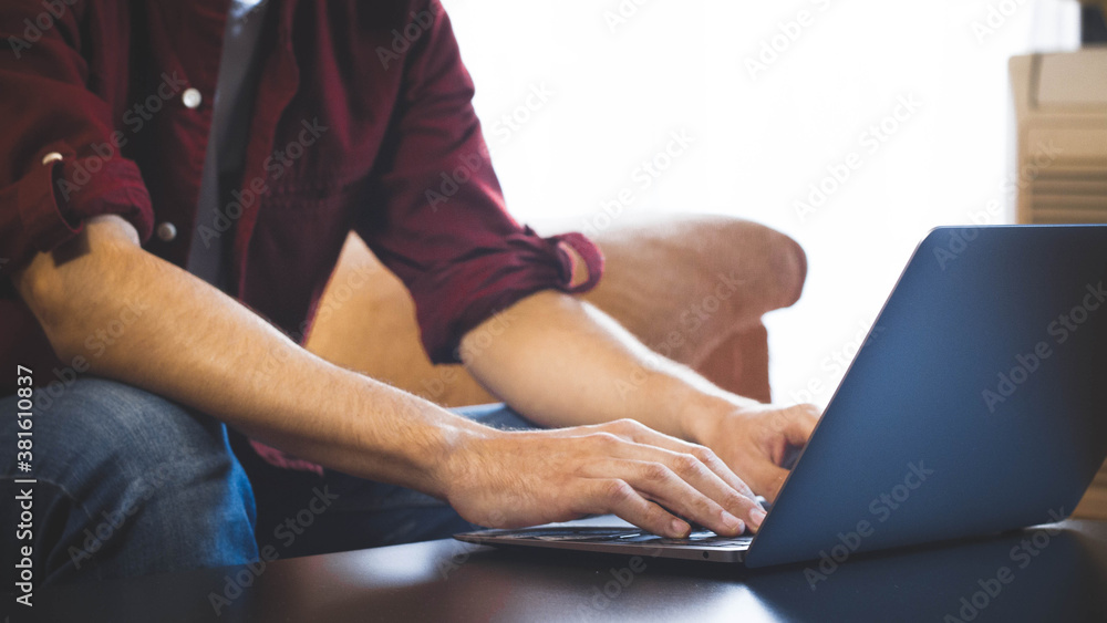 Naklejka premium boy in front of computer working