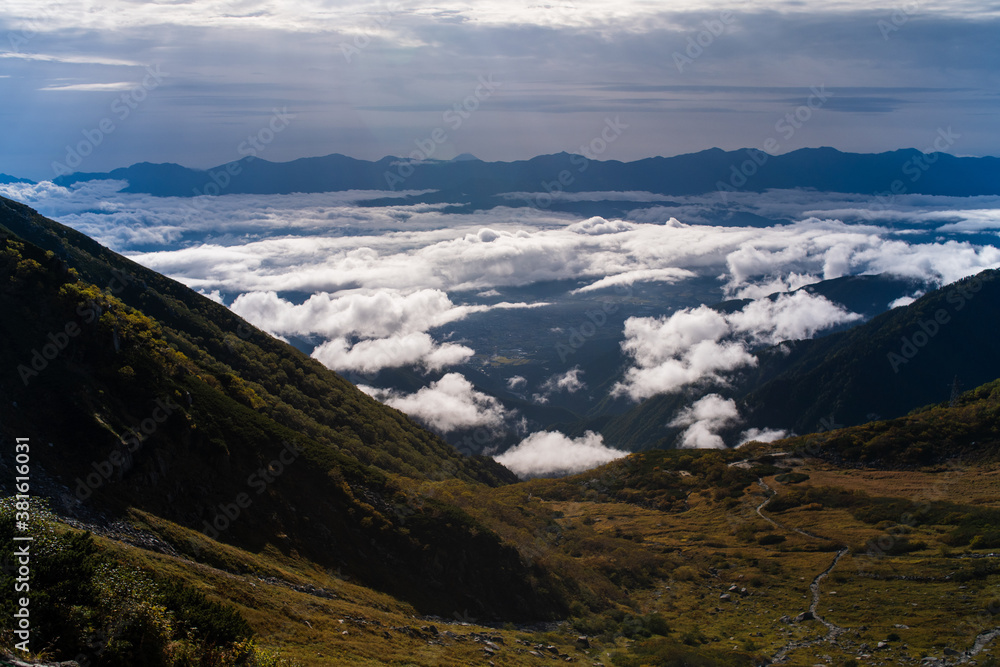 Fototapeta premium 木曽駒ケ岳千畳敷カールの雲海